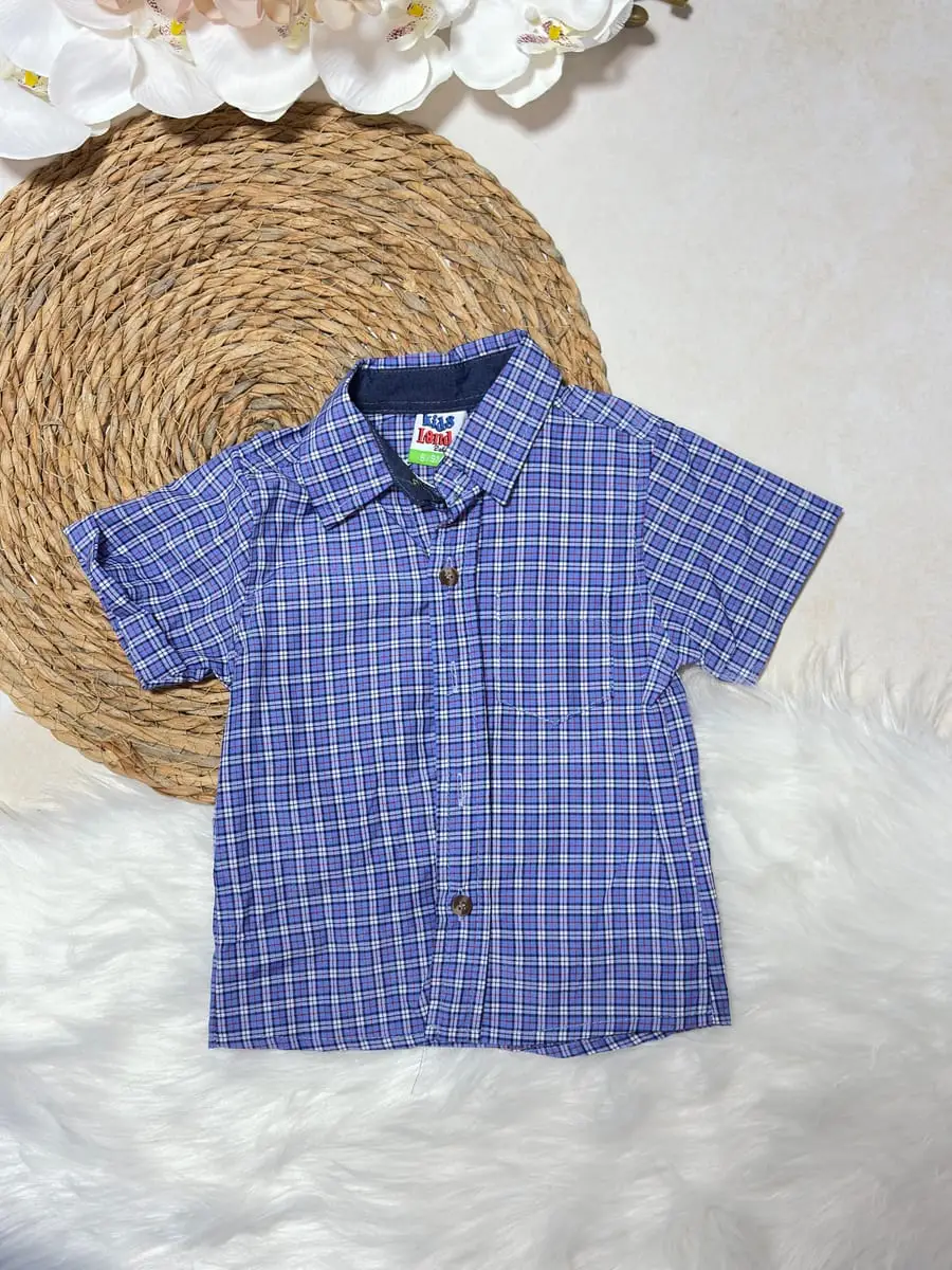 Camisa de cuadros azul con, con pantalon de gabardina azul oscuro, · talla 6-9 Meses