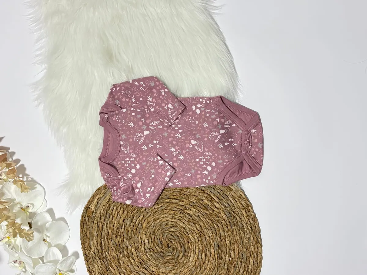 Sudadero blanco body de flores y pantalon licra con campana · talla 3 Meses