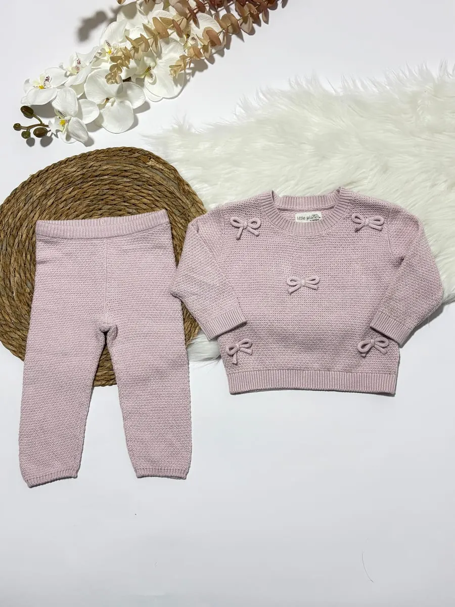Sudadero rosado con moñitos de lana y pantalon rosado de lana rosada · talla 9 Meses
