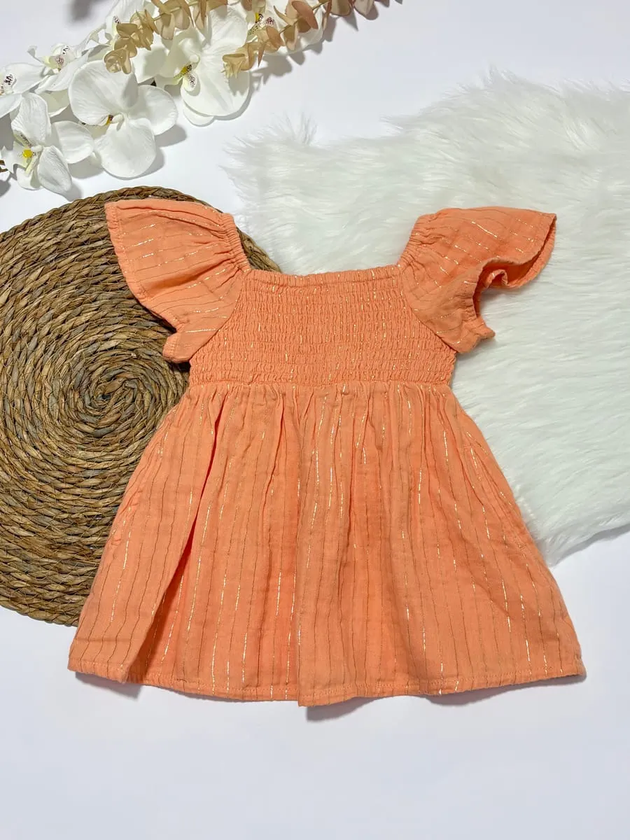 Vestido color naranja, con calzoncito · talla 12 Meses
