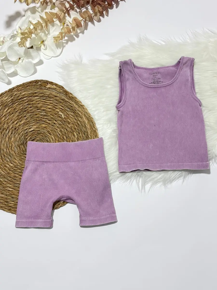 Camiseta elastica morada con pantaloneta elastica morada · talla 18 Meses