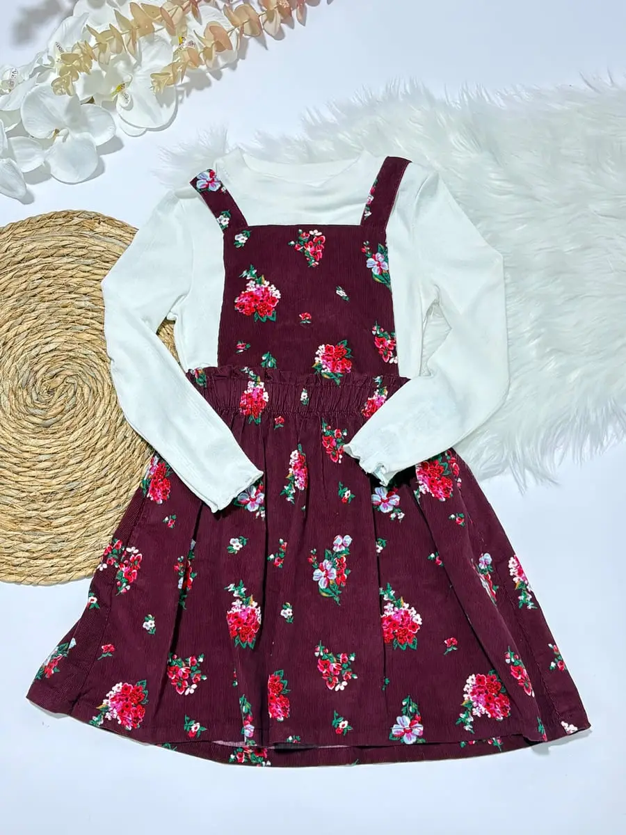 Vestido corinto de flores y blusa blanca · talla 5 Años