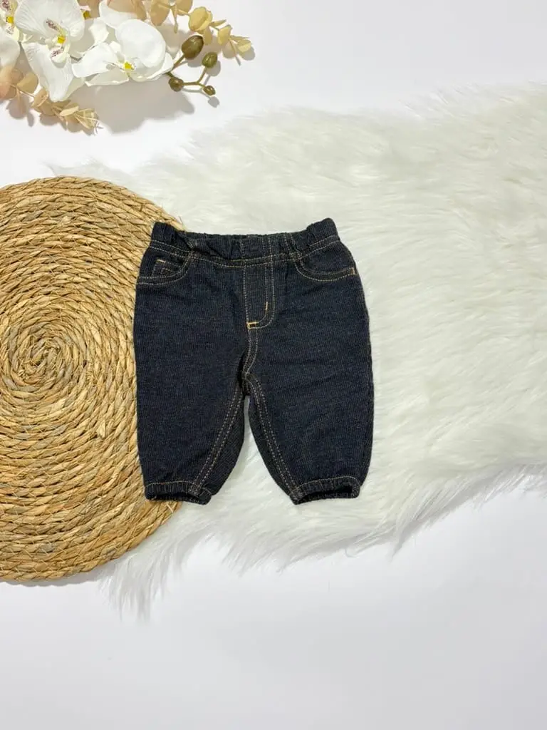 Sudadero rojo con body de motonetas, y pantalon tipo lona · talla 0 Meses