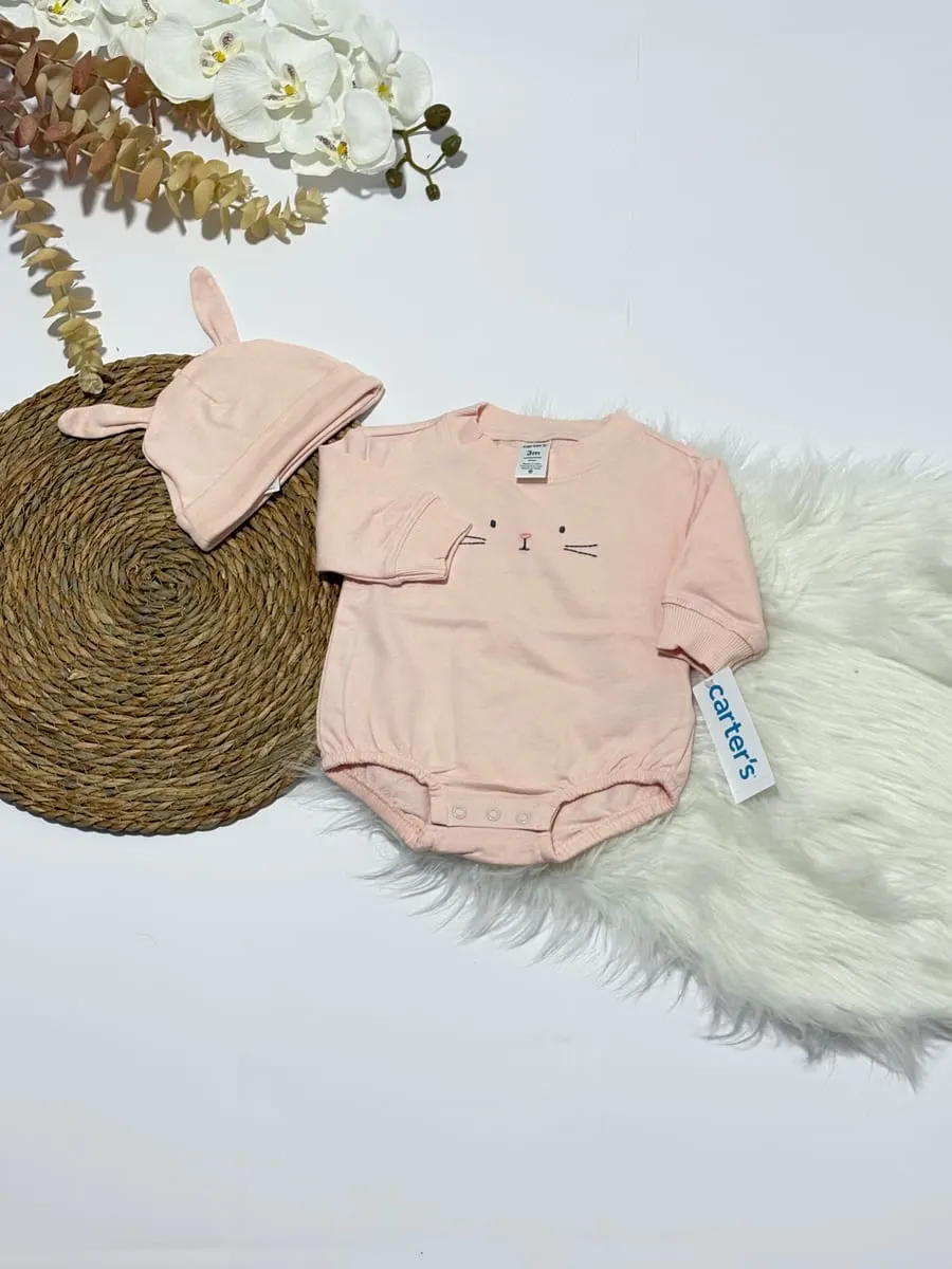 Body rosado de gatitos y gorrito de gatito clor rosado · talla 3 Meses