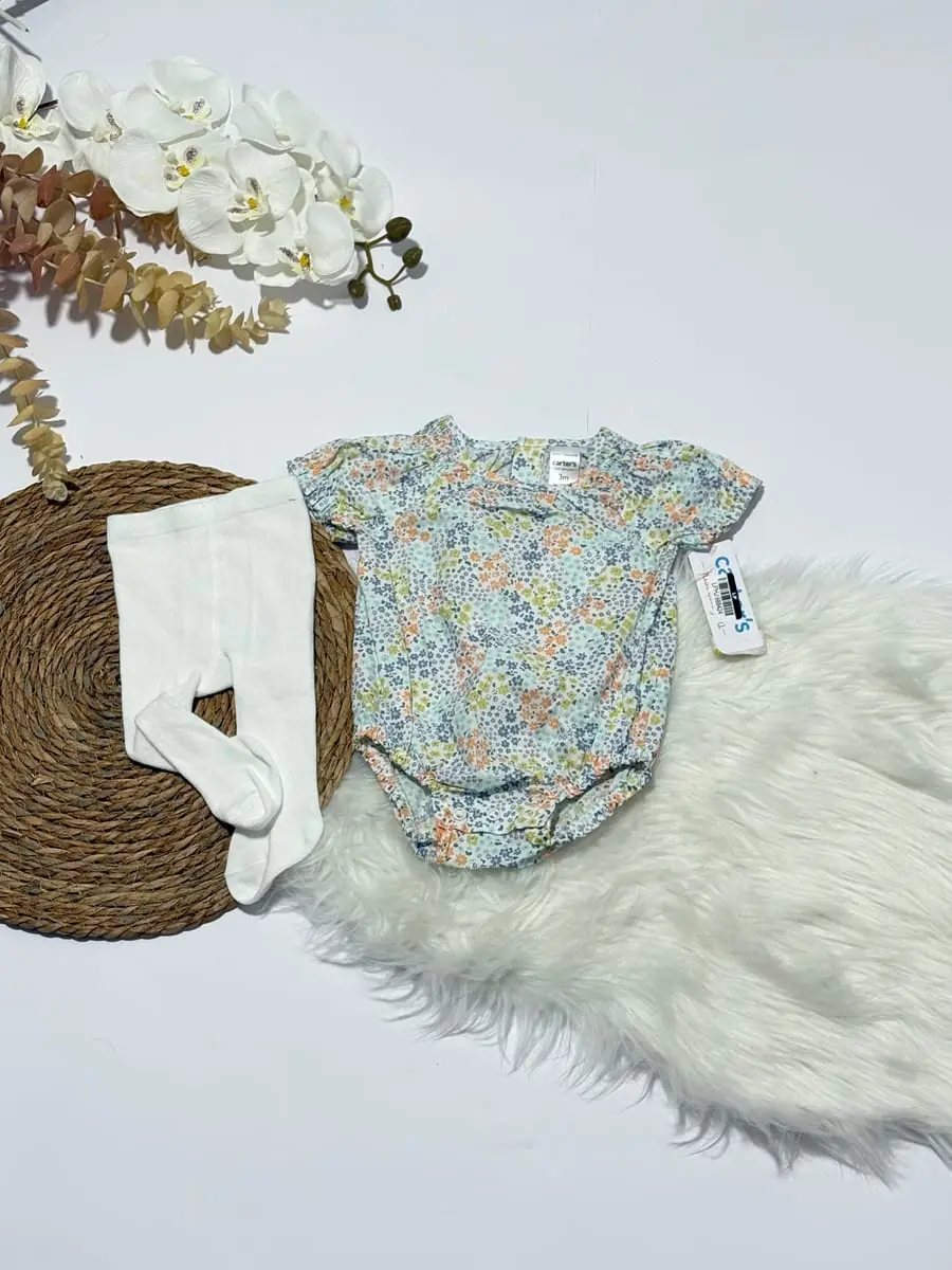 Body de flores de colores y pantie blanco · talla 3 Meses