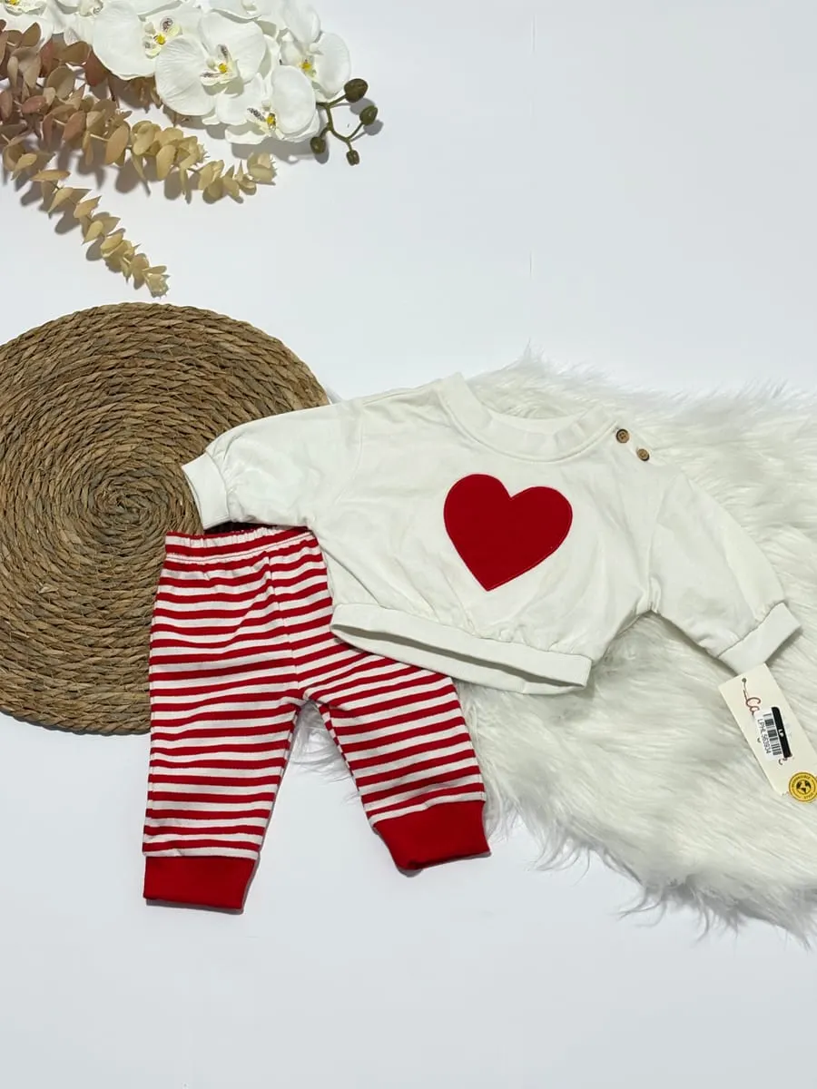 Sudadero de corazon y pantalon de rallas, · talla 0 Meses