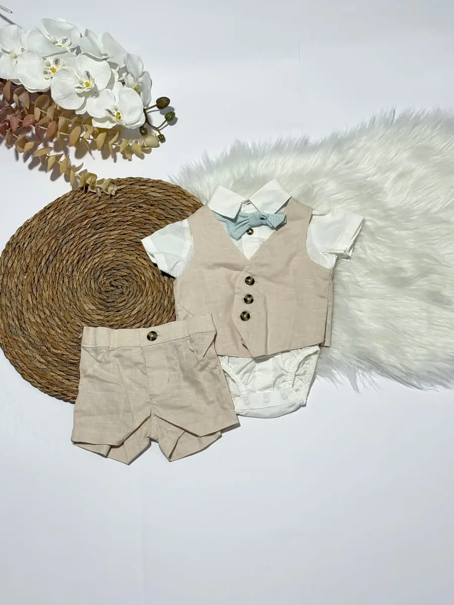 Body formal con chaleco y pantalonetas color piel · talla 3 Meses