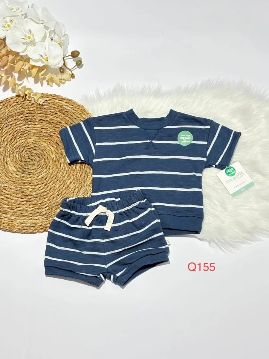 Azul con rayas blancas y pantaloneta azul con rayas blancas · talla 9 Meses