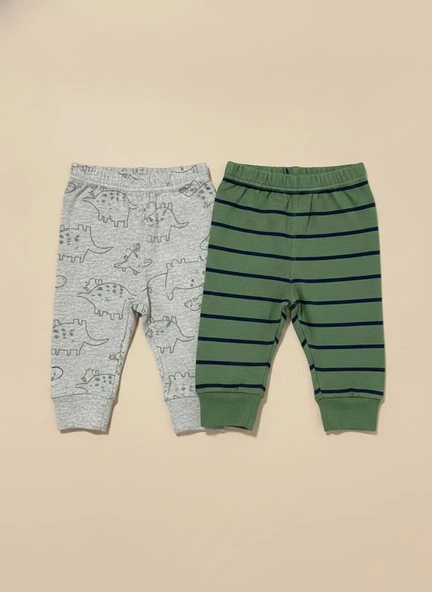 Conjunto de pantalones gris con dinosarios y verdes con rayas azules · talla 12 Meses